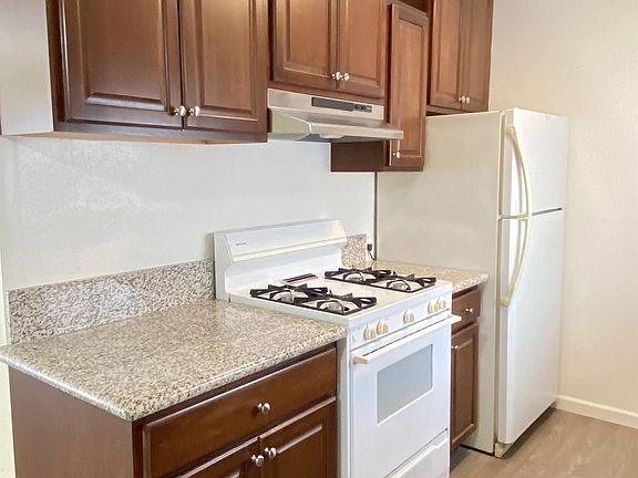 4th image of 3757 Herman Ave