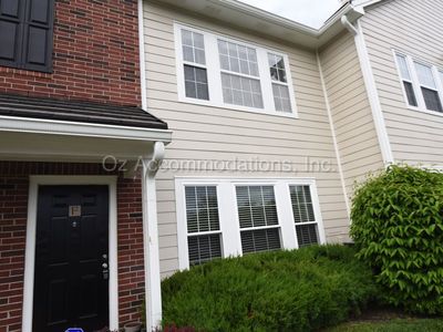 11613 Tomahawk Creek Pkwy APT F, Leawood, KS, 66211