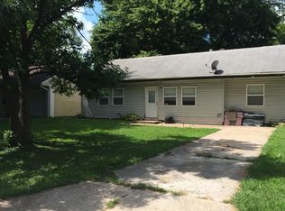 1945 S Virginia Ave, Springfield, MO 65807