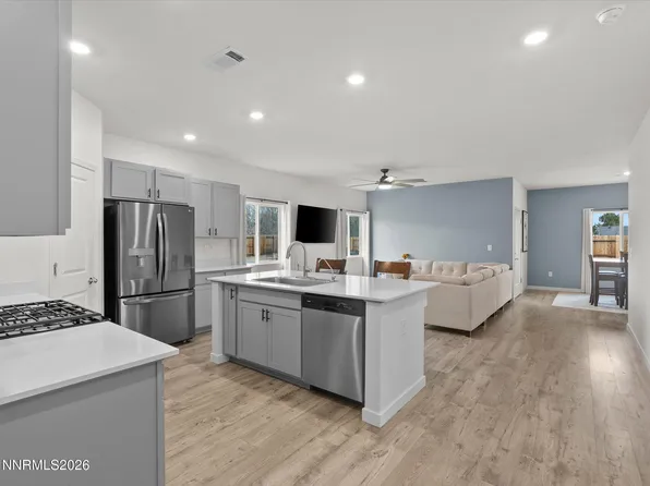 2645 Emerson Cir, Fernley, NV 89408