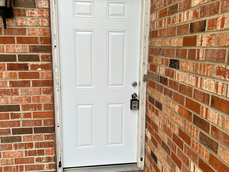 1st image of 898 Quadrilla Dr