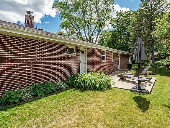 5th image of 3304 Greenwood Ave