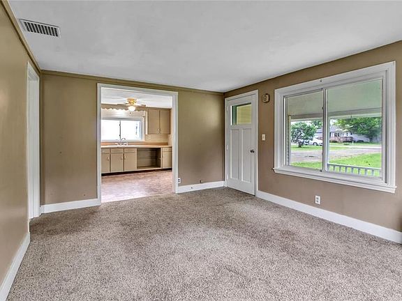 5th image of 2352 Mildred Ave