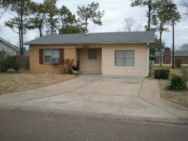 1st image of 206 School Park Dr