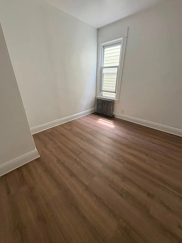 3 bed, 1.0 bath, $3,200 — Photo 3