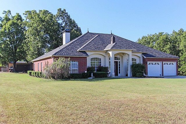 Beautiful 1 story custom home