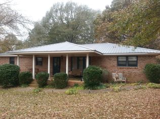 896 McKinley Dr, Roanoke, AL 36274