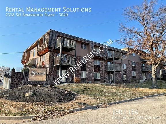 2nd image of 2318 SW Briarwood Plz APT 304D