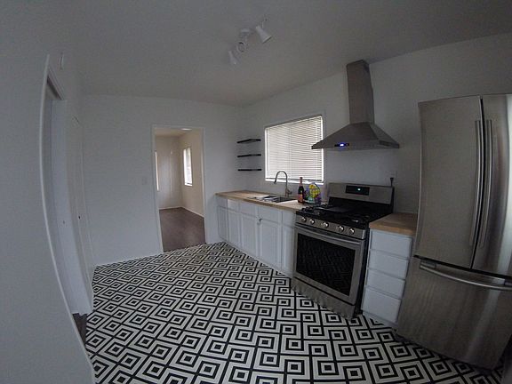 4th image of 1726 San Andres St