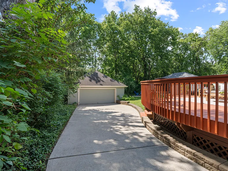3669 Stettinius Ave — Photo 32