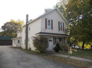 107 S State St, Waupaca, WI 54981