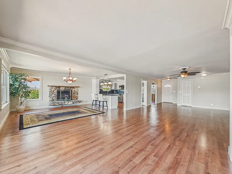 4910 Cabrillo Point — Photo 16