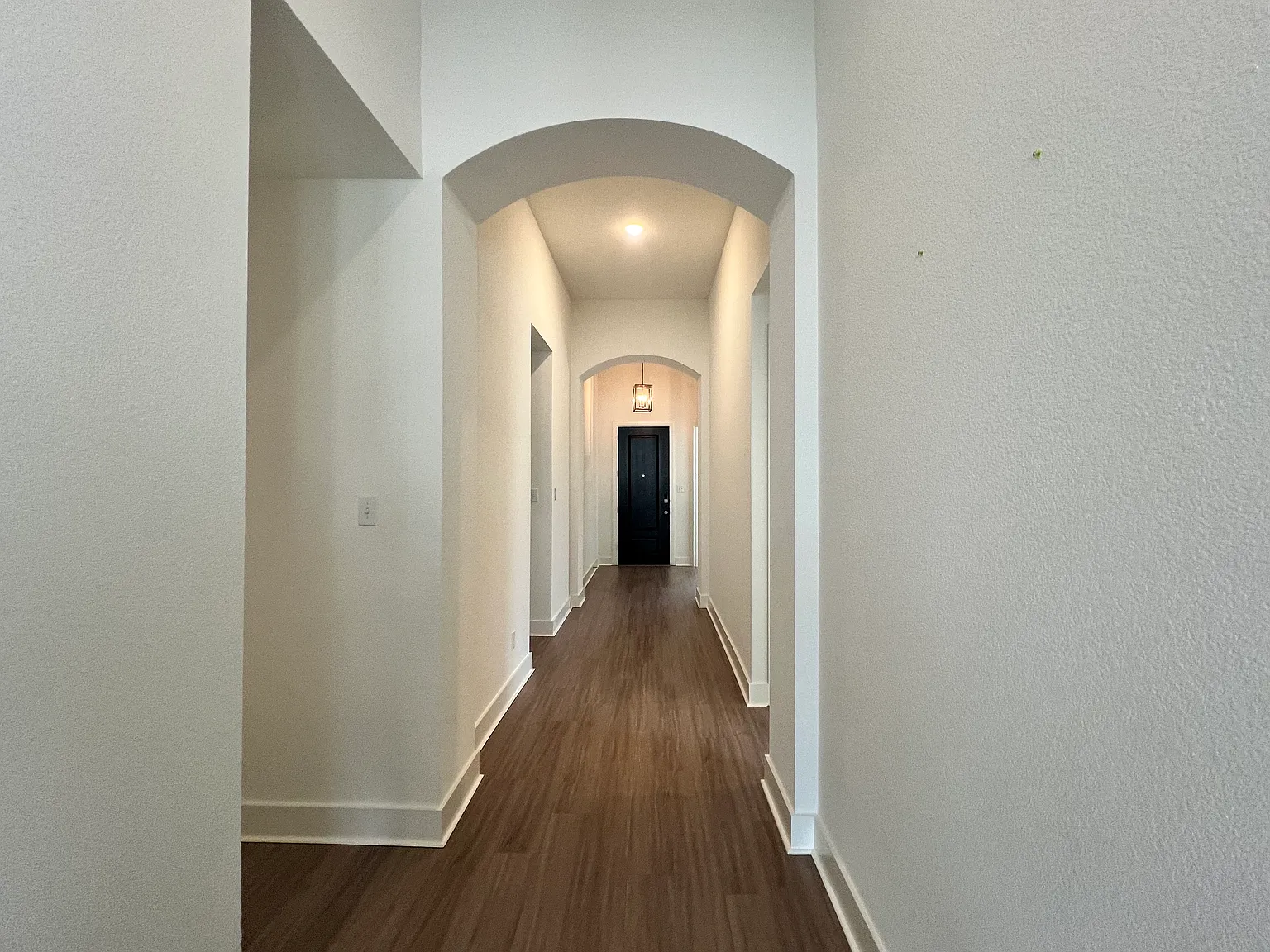 4 bed, 2331 sqft, $2,950 — Photo 3