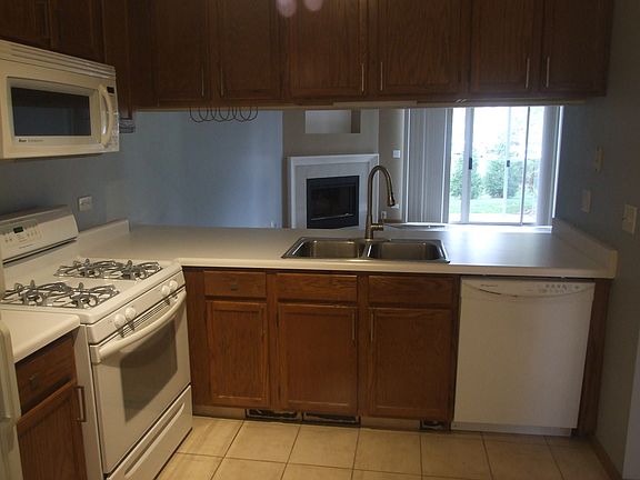 5th image of 525 Woodhaven Dr