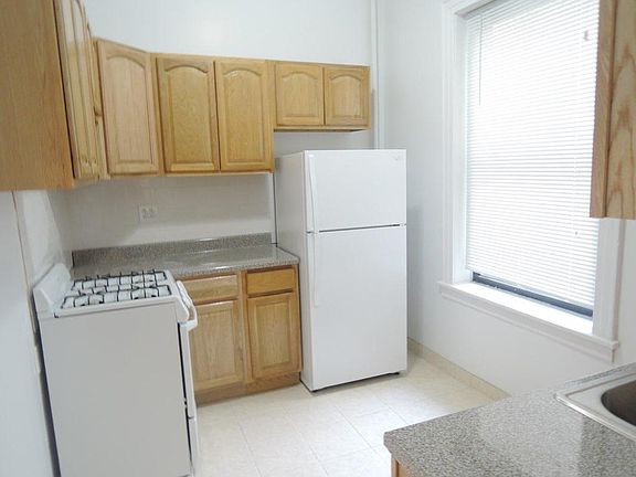 3rd image of 2333 30th Ave APT A2