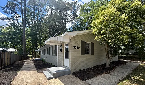 2220 Lincoln St Photo 1