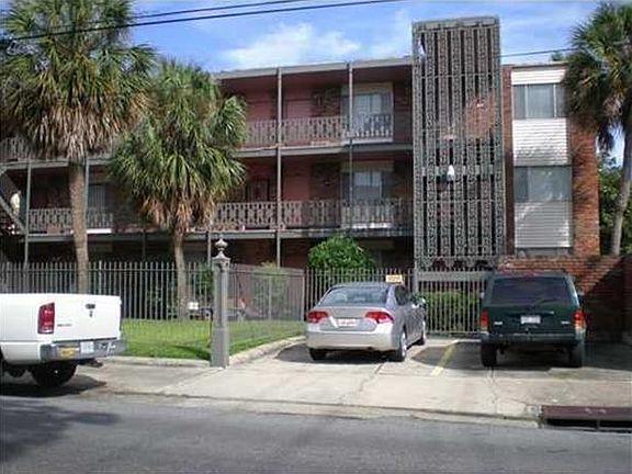 5th image of 1135 Jackson Ave APT 206