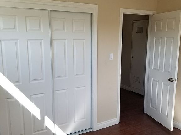 4th image of 325 E Leatrice Ln APT 7