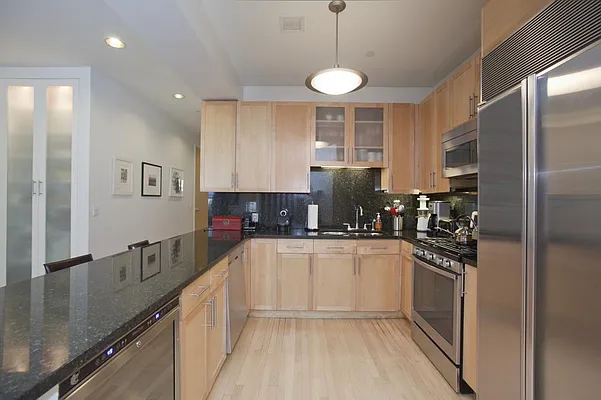 Rented by Olshan Realty | media 21