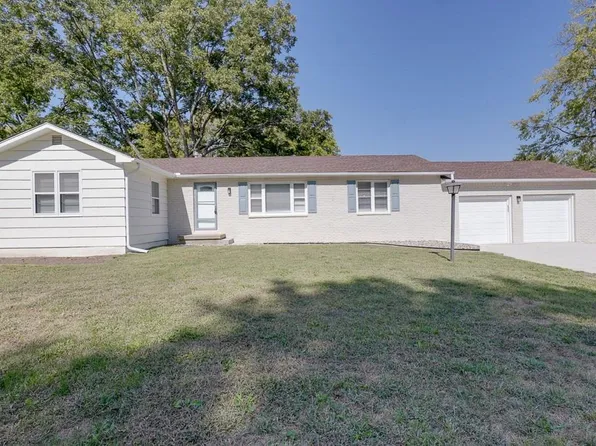 8906 E 58th St, Raytown, MO 64133