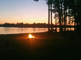 668 Morse Point Rd, Port Haywood, VA 23138