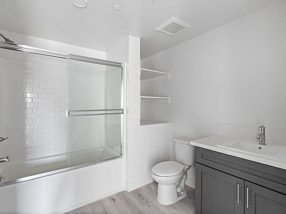 4th image of 6904 Eton Ave #403