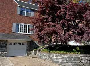 729 Cinnaminson St, Philadelphia, PA 19128