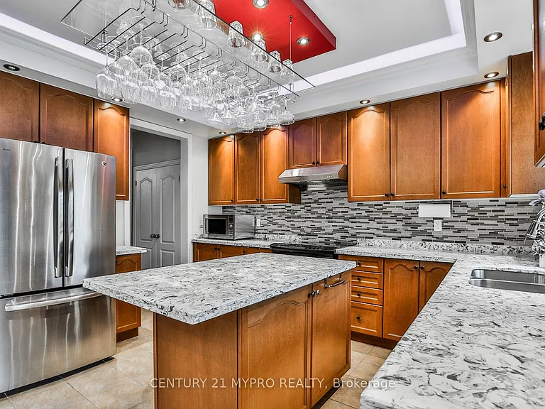 431 Woodspring Ave E — Photo 19