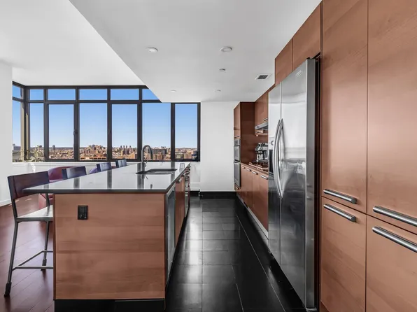 1485 Fifth Avenue 24F image 2 of 15