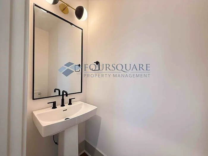 1000 Addison Pl #102 — Photo 10