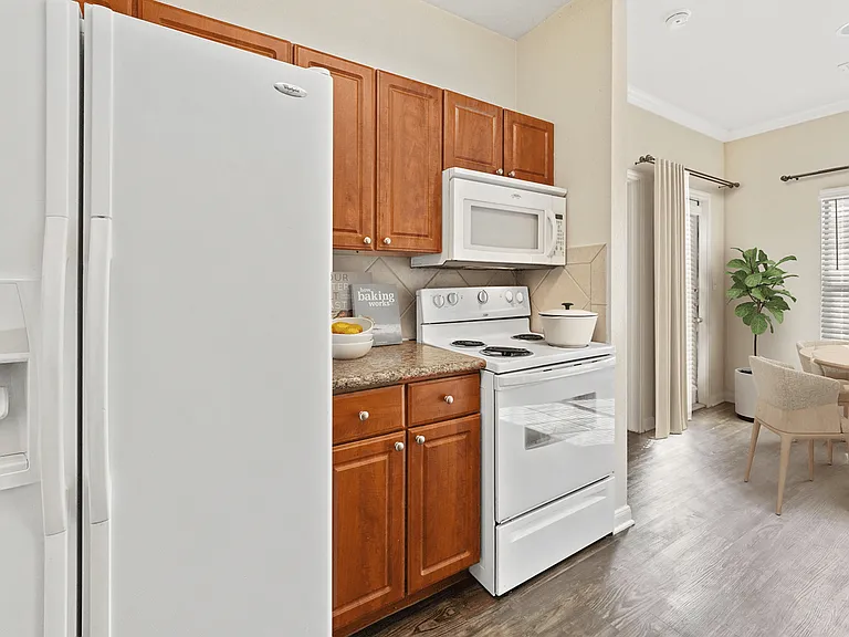 Stonebrook Apartments — Photo 25
