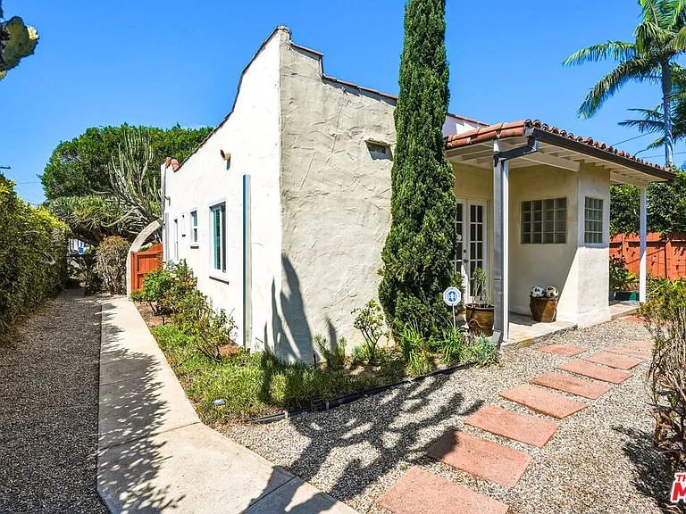 2613 Cloverfield Blvd — Photo 37
