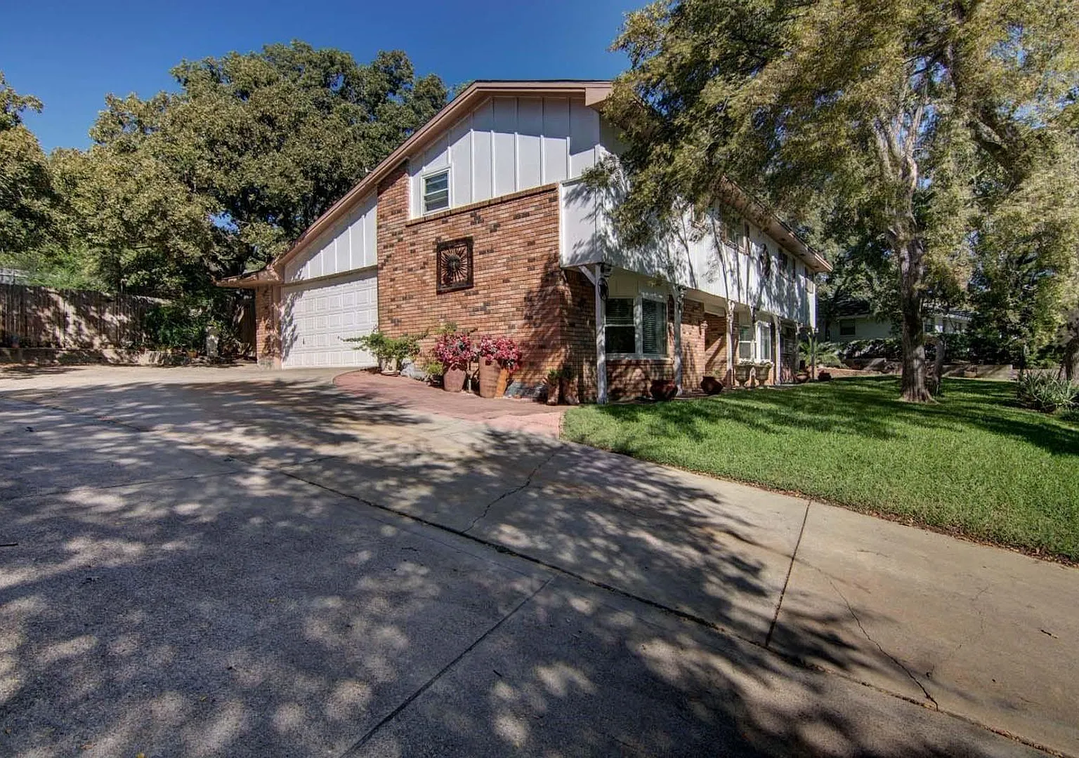 1202 Tanglewood Trail, Euless, Texas 76040 — Photo 3
