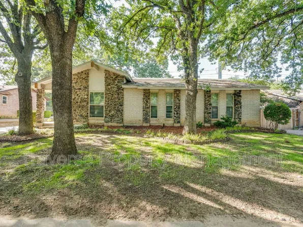2909 White Oak Ln, Bedford, TX 76021