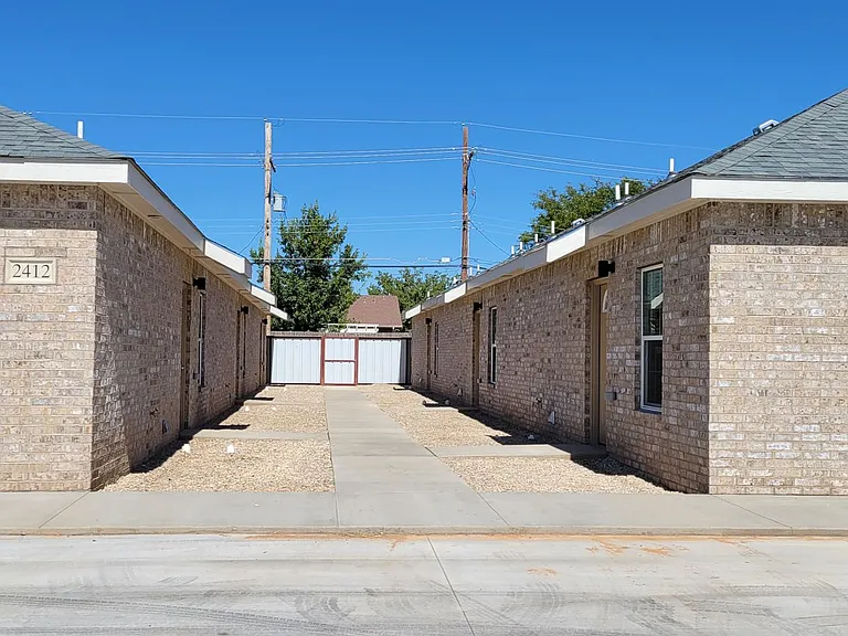 2412 E 14th St #2 — Photo 5