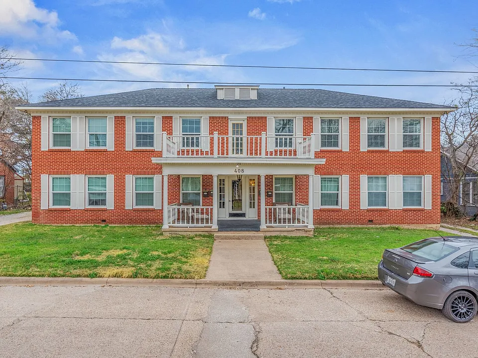 408 E Pease St #3