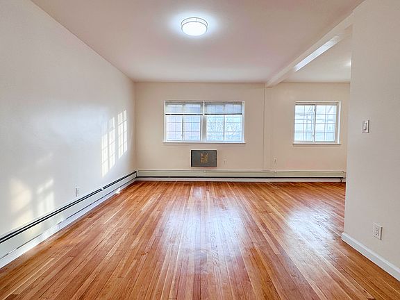 5th image of 11701 14th Ave #2F