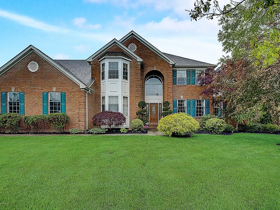 1st image of 153 Newington Ln