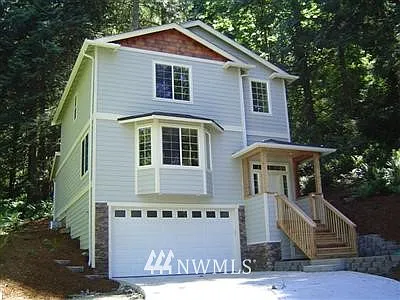 15 Lake Louise Place photo 1