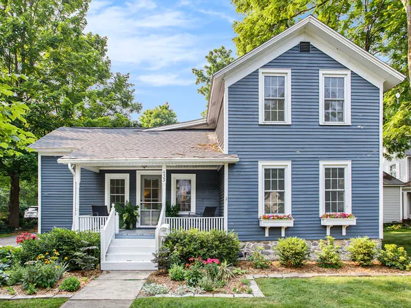 433 W Bridge St, Plainwell, MI 49080