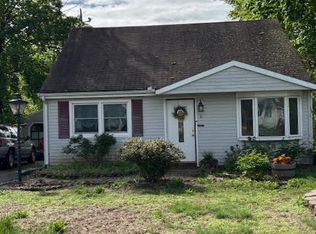 16 Glen Hills Rd, Meriden, CT 06451