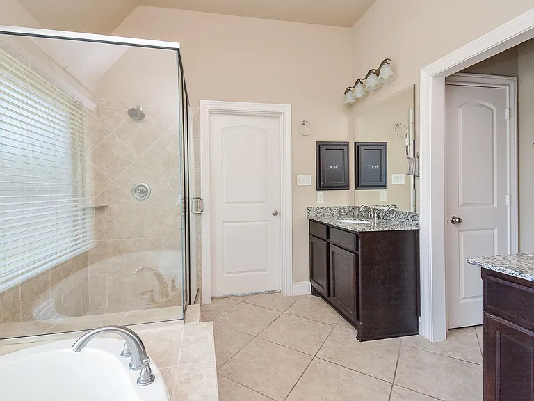 28803 Davenport Dr — Photo 32
