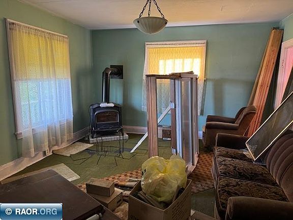 4th image of 108 Dakota Ave W