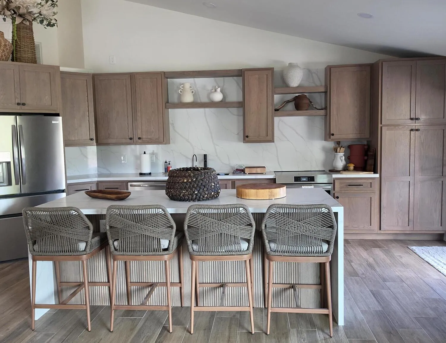 2 bed, 2.5 bath, 1593 sqft, $3,800 — Photo 2