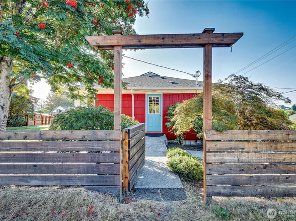 1518 Winfield Avenue, Bremerton, WA 98310