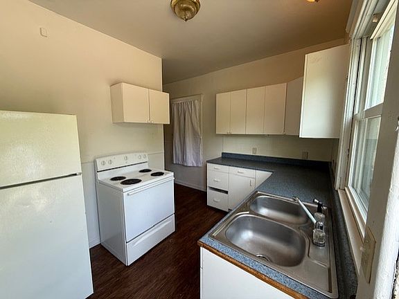 2nd image of 239 Porter St NE #1