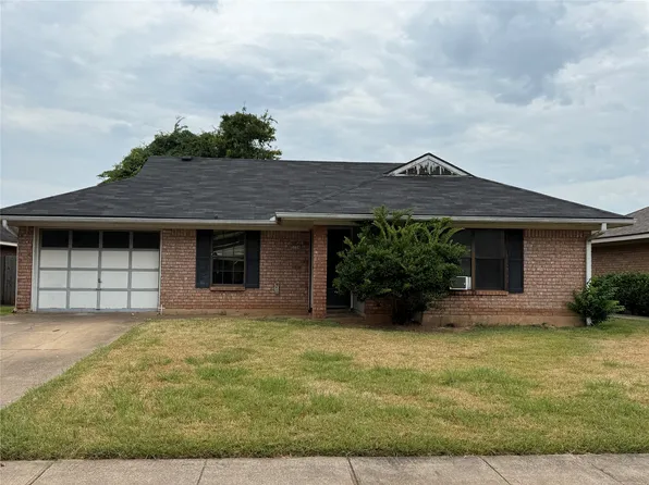5704 Pampus Ln, Bossier City, LA 71112