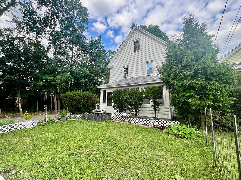 2nd image of 313 Perry Street