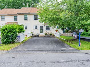 56 Red Maple Rd, Saugerties, NY 12477