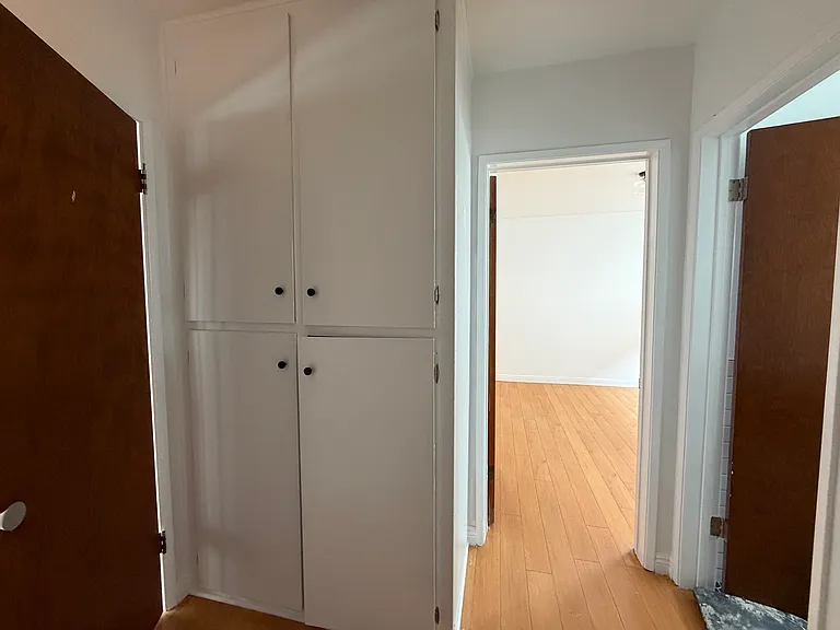 1926 N Vista Del Mar Ave #3 — Photo 8